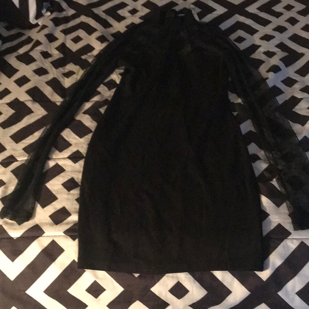 Black cattail dress see threw sleeve